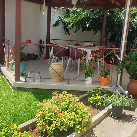 Pavlos House شقة