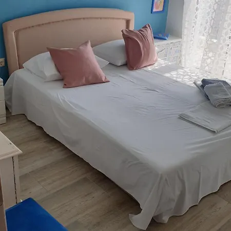 Pavlos House شقة